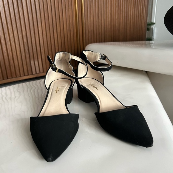 Lulus Pointed Toe Pumps - Picture 2 of 9